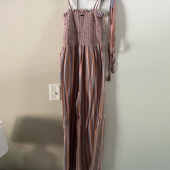 Billabong Jumpsuit - Picture 3 of 3